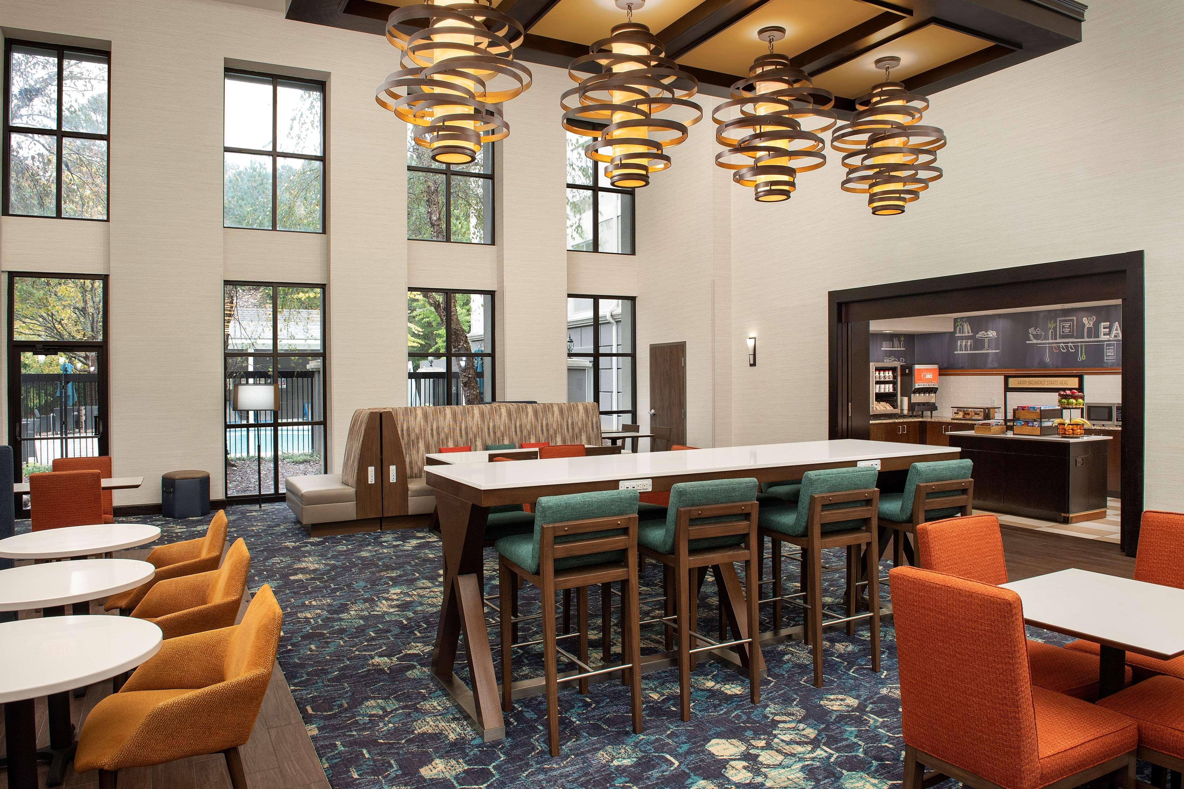 Hampton Inn & Suites Alpharetta-Windward Екстер'єр фото